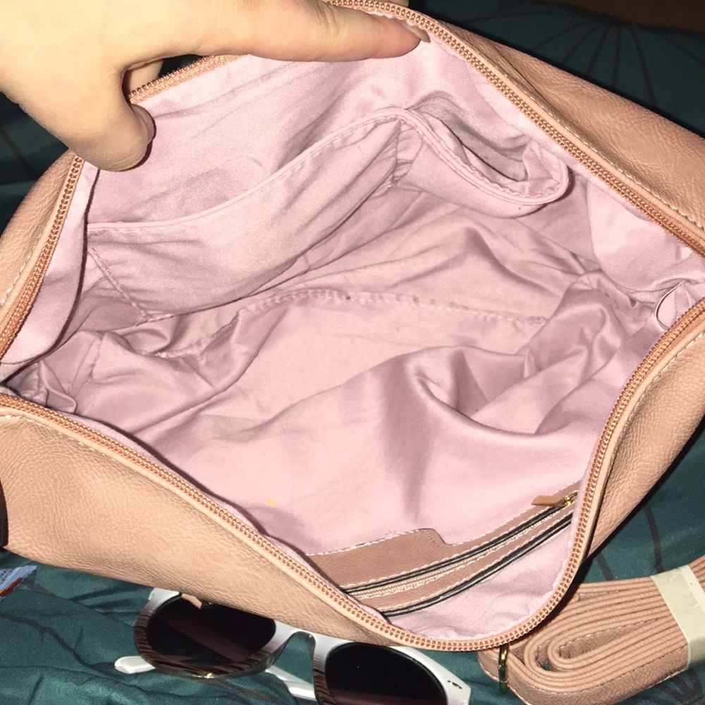 Pink crossbody - Picture 3 of 3